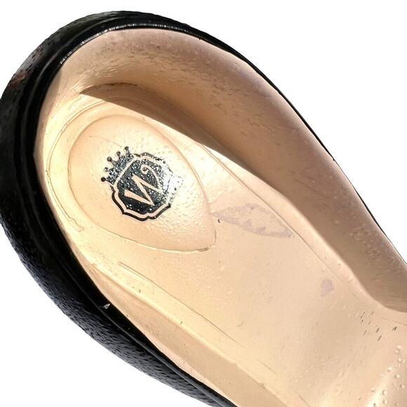 Wild Eye Designs Wine Bottle Holder Stand Stiletto High Heel Shoe Black Red - Picture 8 of 16